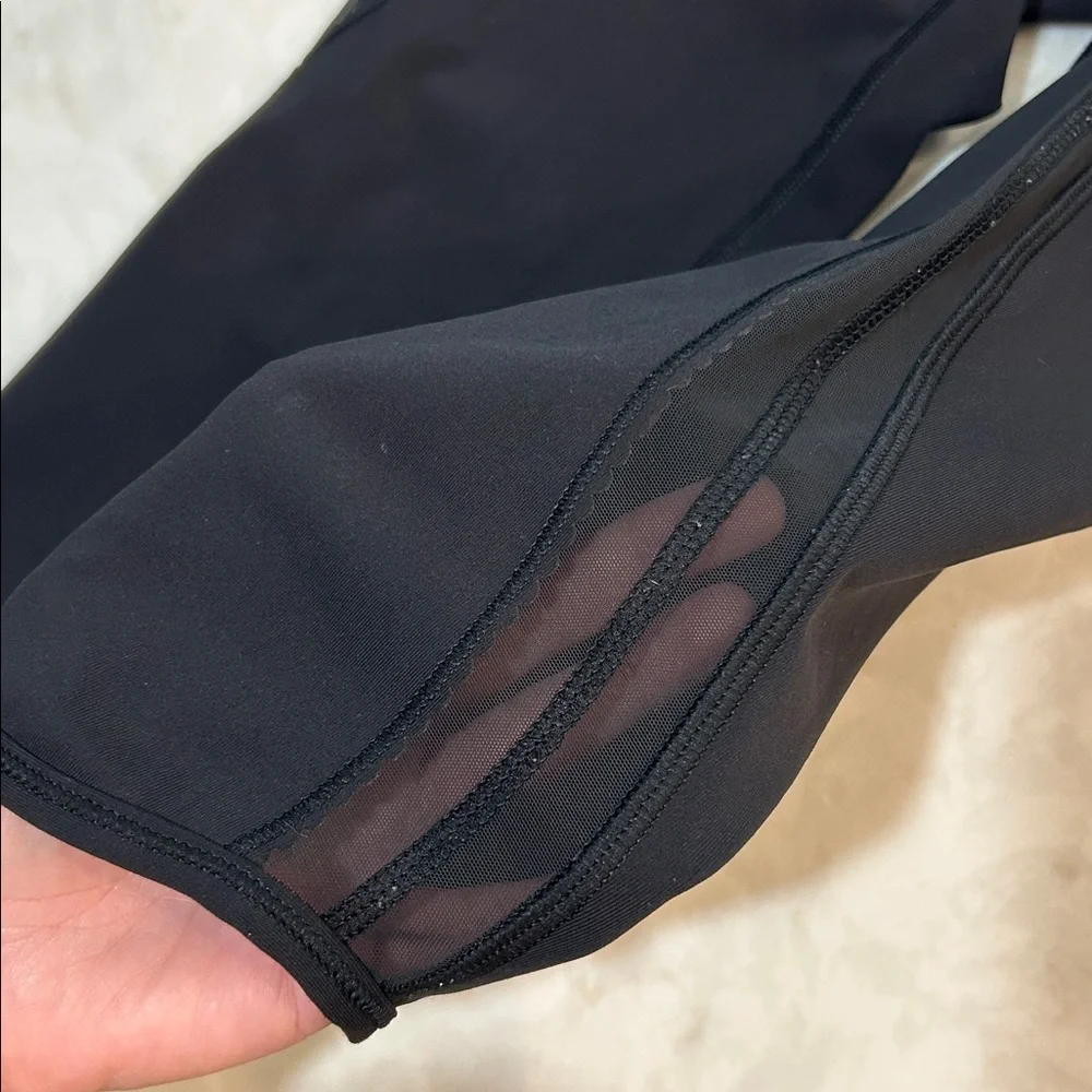 Lululemon Fresh in Mesh - Crop Leggings
